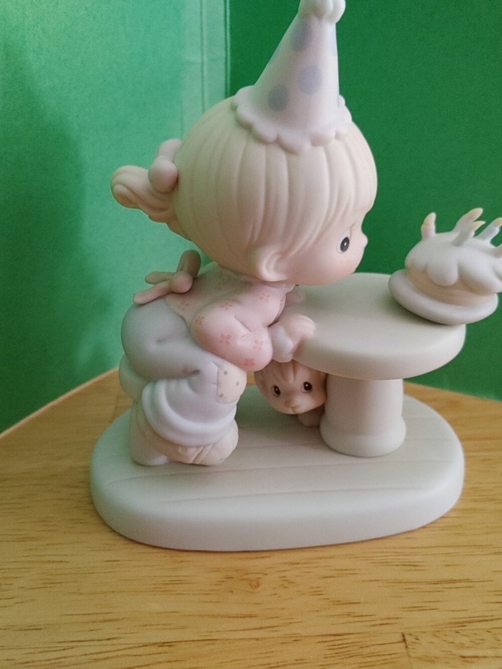 Precious Moments Happy Birthday Figurine - Picture 4 of 9